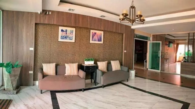 Hotelli Home Place  Lopburi