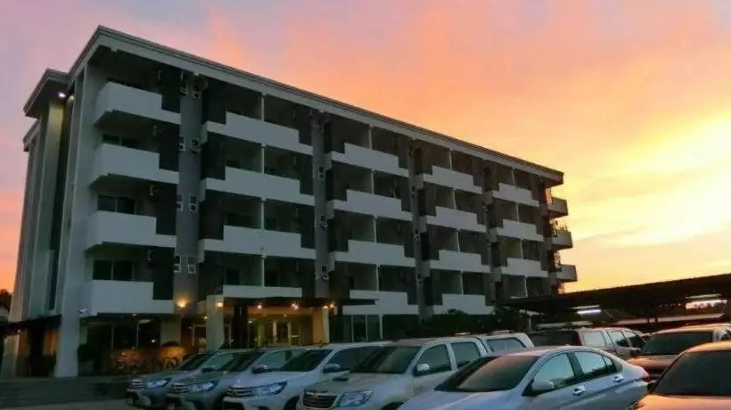 Hotelli Home Place  Lopburi