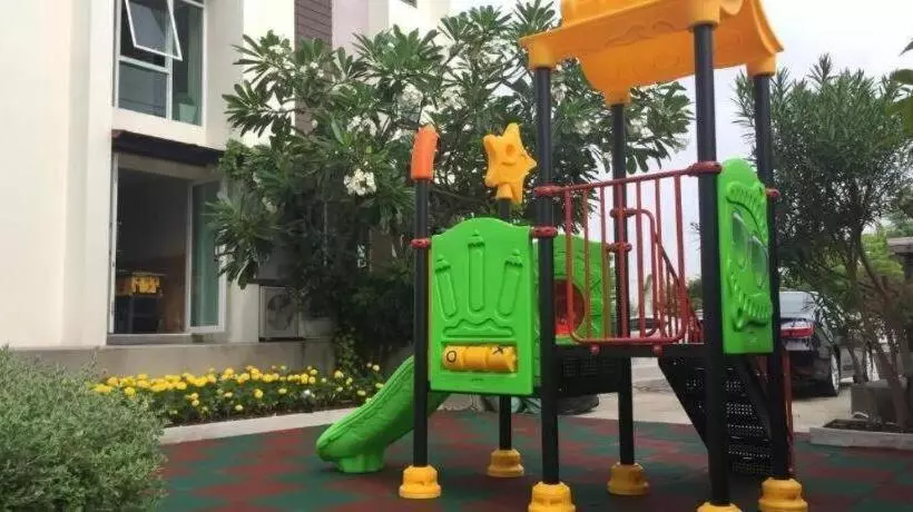 Hotelli Home Place  Lopburi