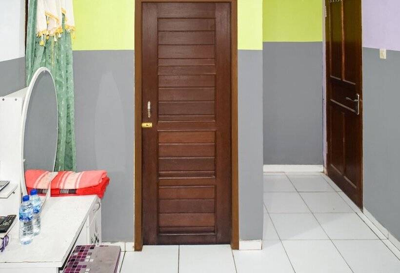 בית מלון כפרי Penginapan Widodo By Oyo