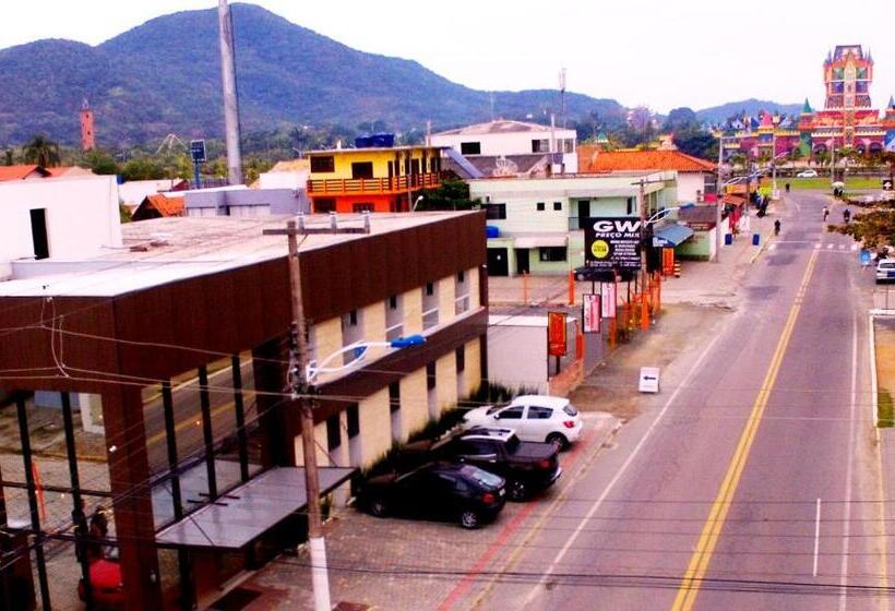 مسافرخانه Pousada Caminho Dos Sonhos