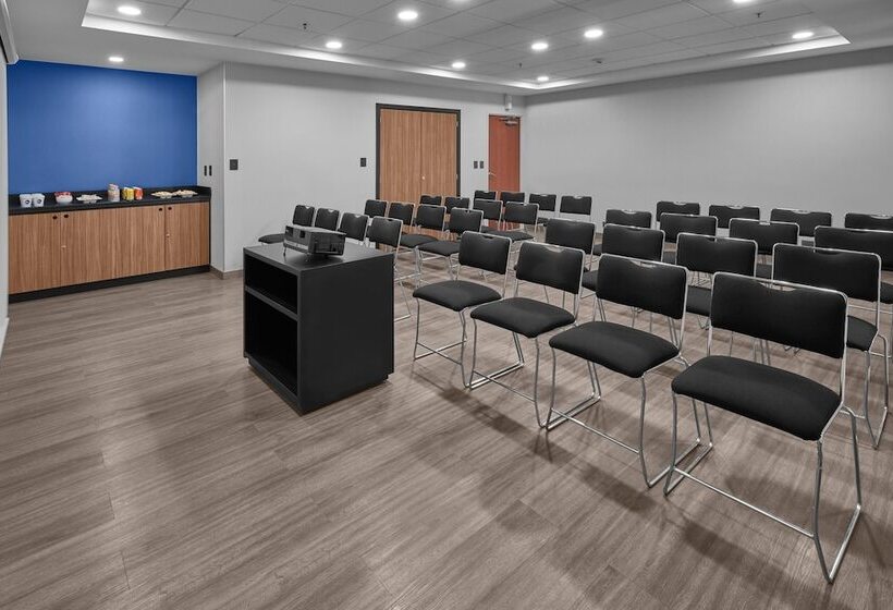 בית מלון כפרי City Express Junior By Marriott Aguascalientes Centro