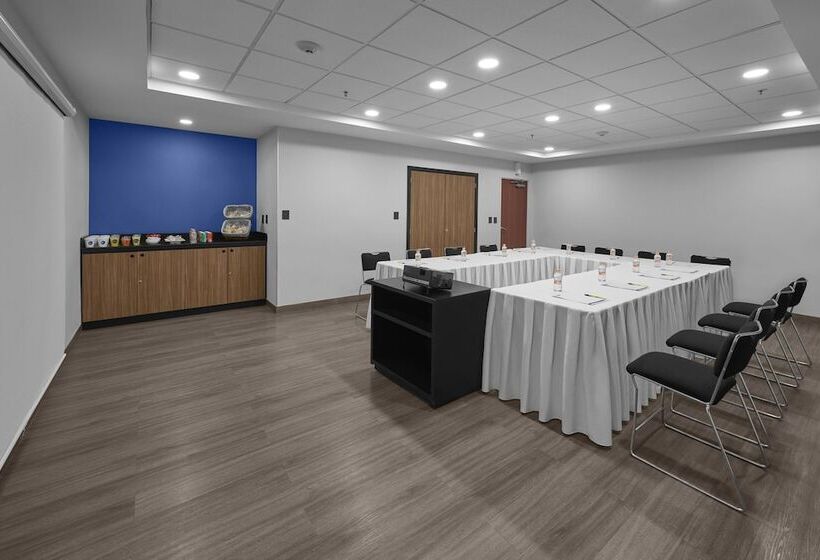 בית מלון כפרי City Express Junior By Marriott Aguascalientes Centro