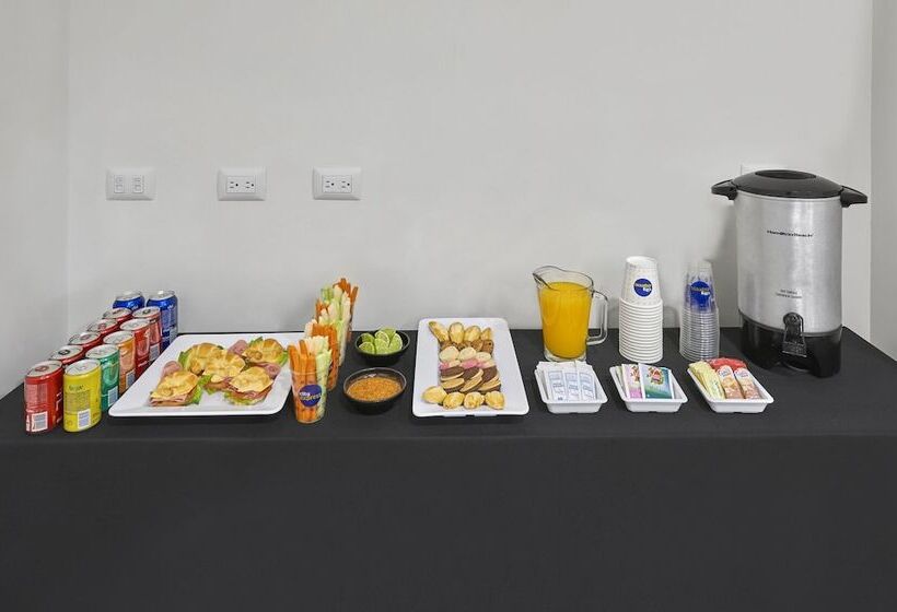 בית מלון כפרי City Express Junior By Marriott Aguascalientes Centro