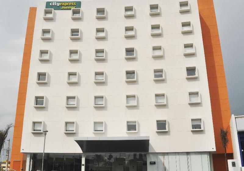בית מלון כפרי City Express Junior By Marriott Aguascalientes Centro