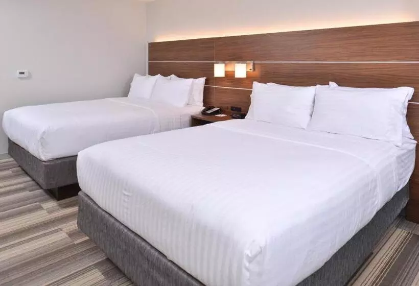 Hotelli Holiday Inn Express & Suites Omaha Airport, An Ihg