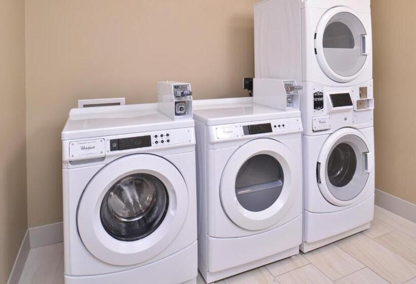 فندق Holiday Inn Express & Suites Omaha Airport, An Ihg