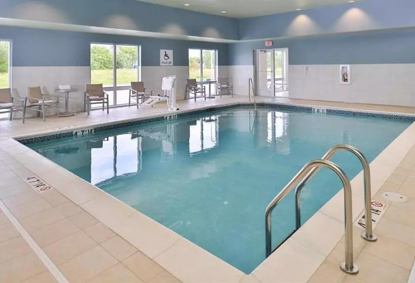 Hotelli Holiday Inn Express & Suites Omaha Airport, An Ihg
