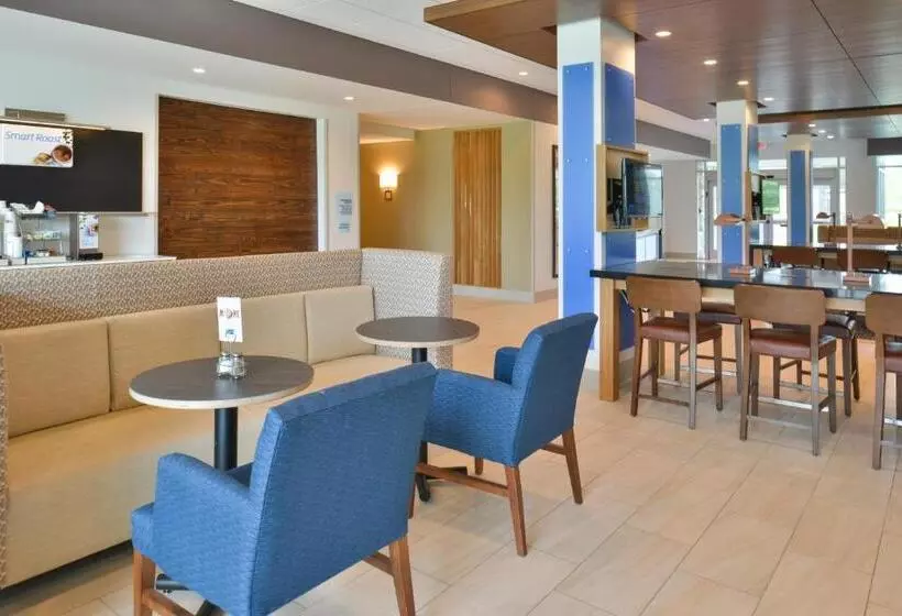Hotelli Holiday Inn Express & Suites Omaha Airport, An Ihg