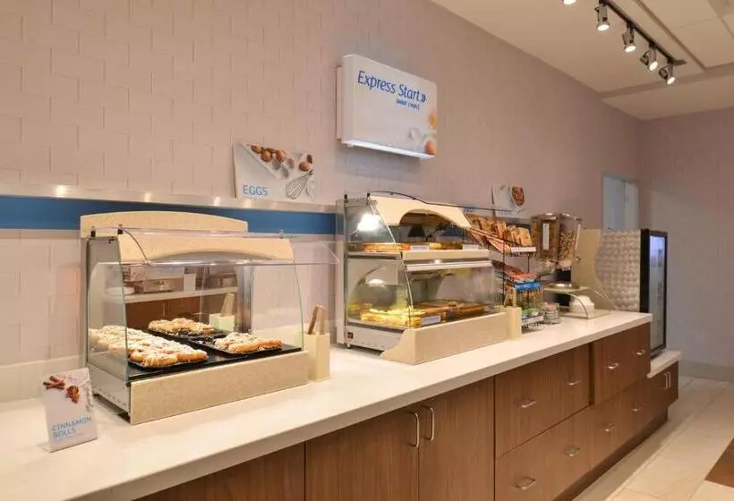 Hotelli Holiday Inn Express & Suites Omaha Airport, An Ihg