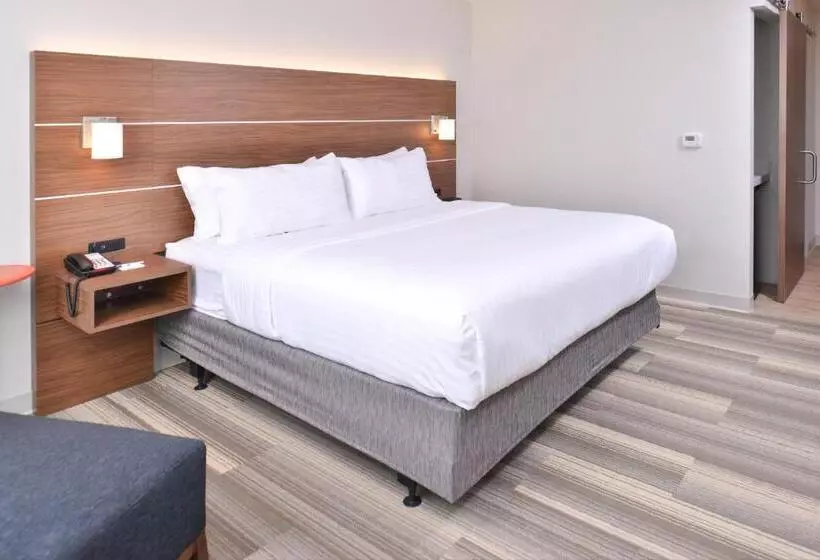 Hotelli Holiday Inn Express & Suites Omaha Airport, An Ihg