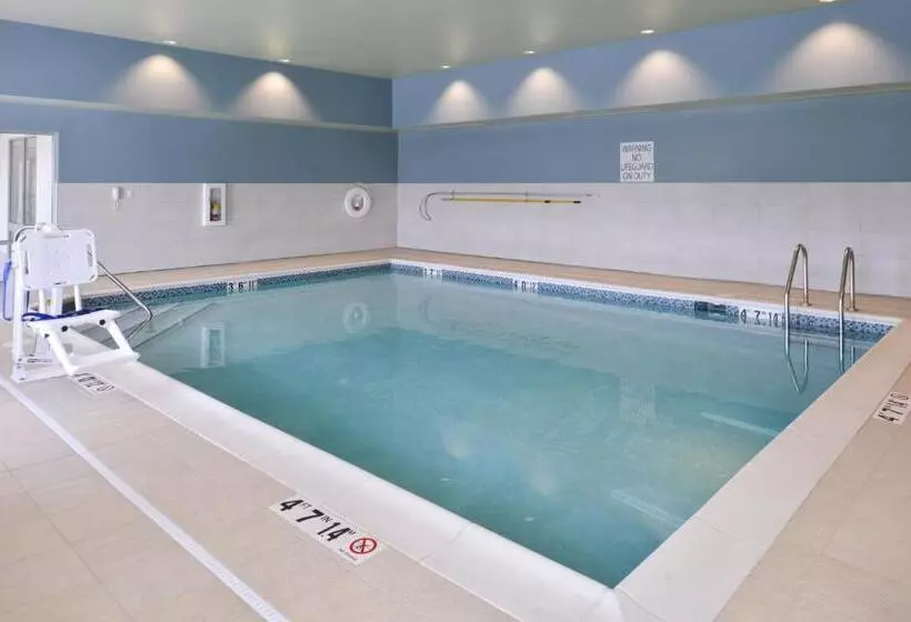 Hotelli Holiday Inn Express & Suites Omaha Airport, An Ihg