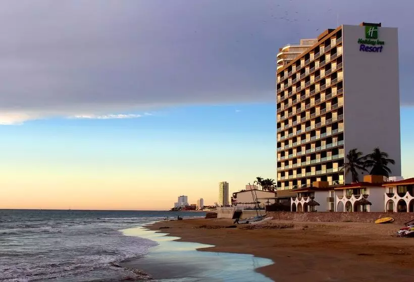 هتل Holiday Inn Resort Mazatlan By Ihg