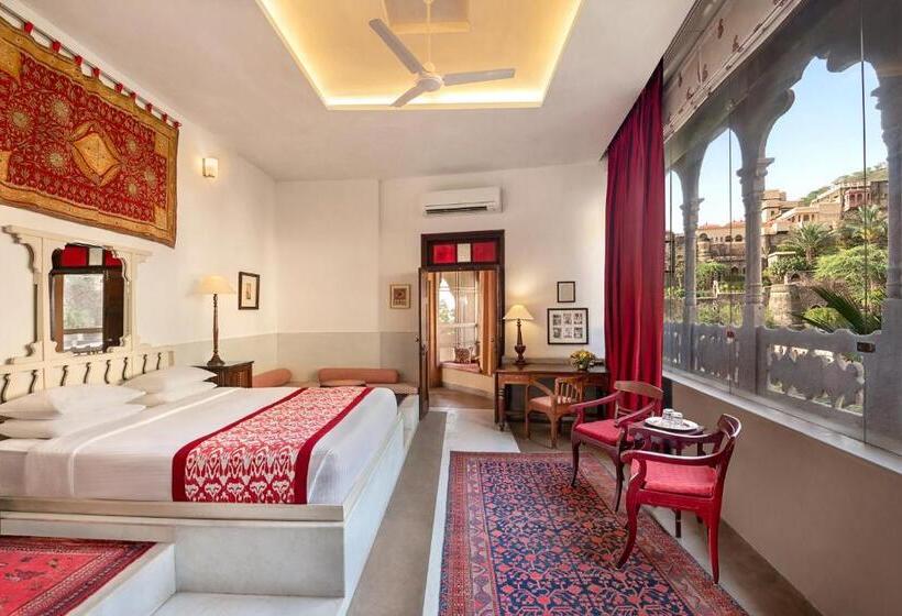 ホテル Neemrana Fortpalace