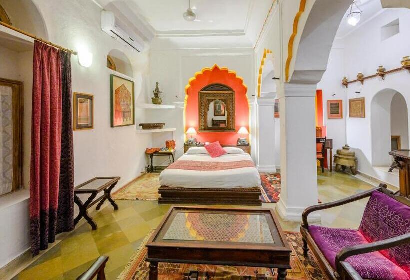 ホテル Neemrana Fortpalace