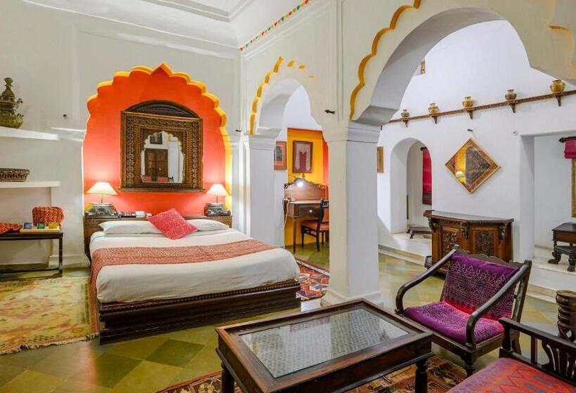 ホテル Neemrana Fortpalace