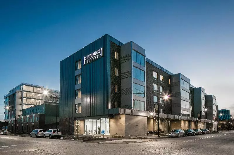 ホテル Staybridge Suites Des Moines Downtown, An Ihg