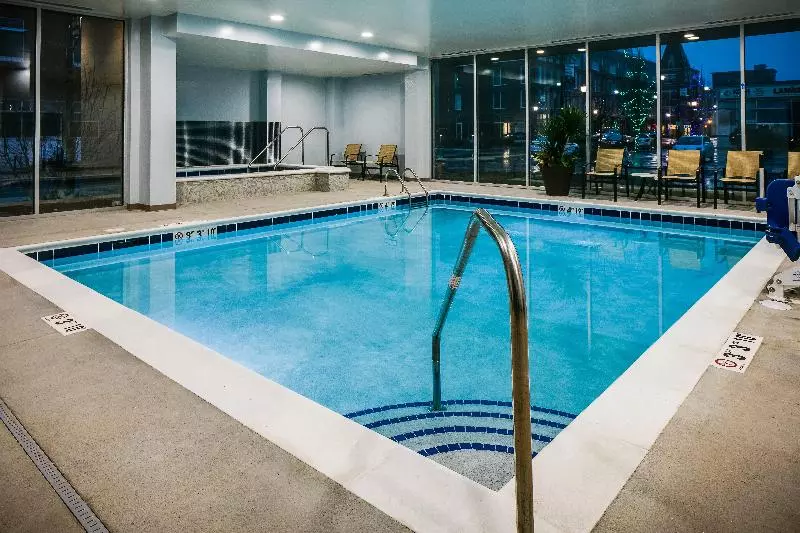 ホテル Staybridge Suites Des Moines Downtown, An Ihg