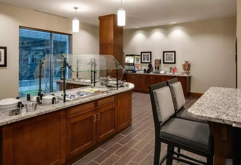 ホテル Staybridge Suites Des Moines Downtown, An Ihg
