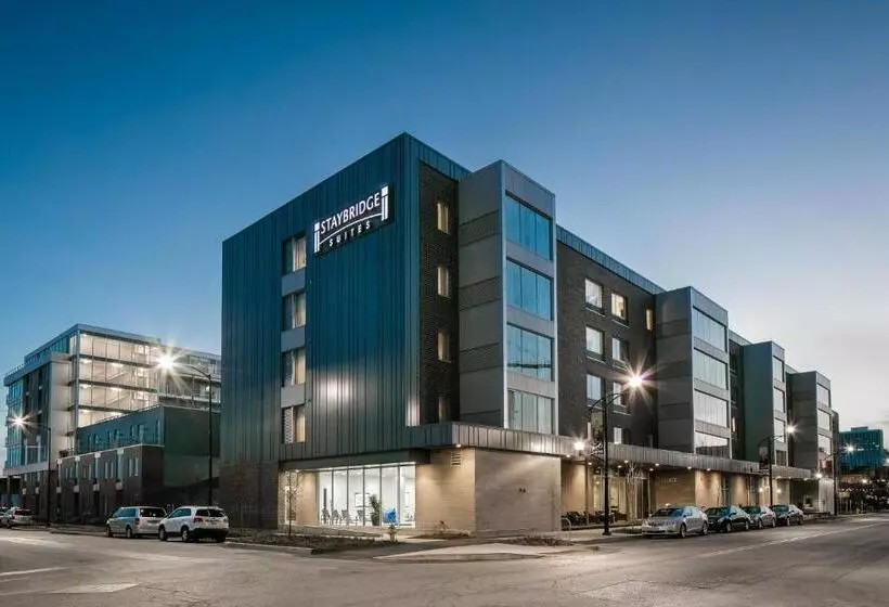 ホテル Staybridge Suites Des Moines Downtown, An Ihg