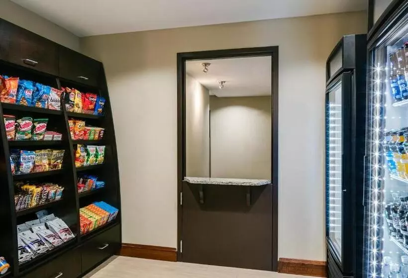 ホテル Staybridge Suites Des Moines Downtown, An Ihg