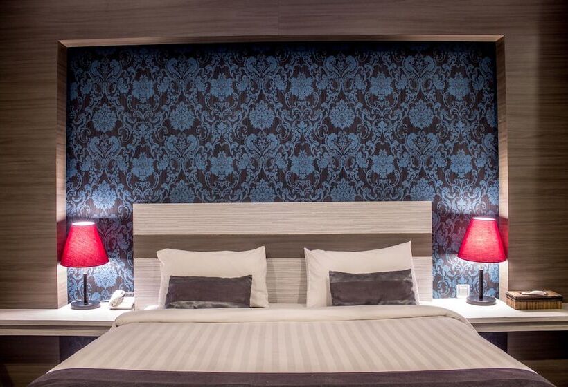 בית מלון כפרי Transera Kamini Legian