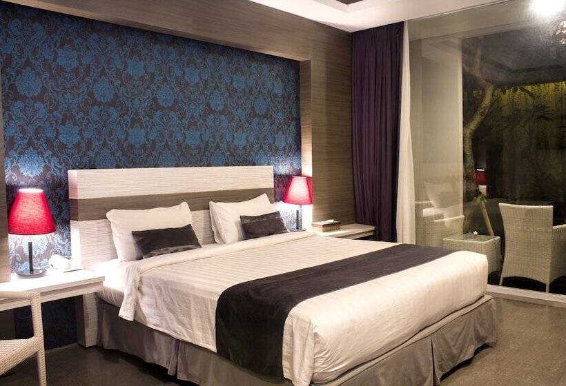 בית מלון כפרי Transera Kamini Legian