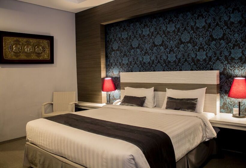 בית מלון כפרי Transera Kamini Legian