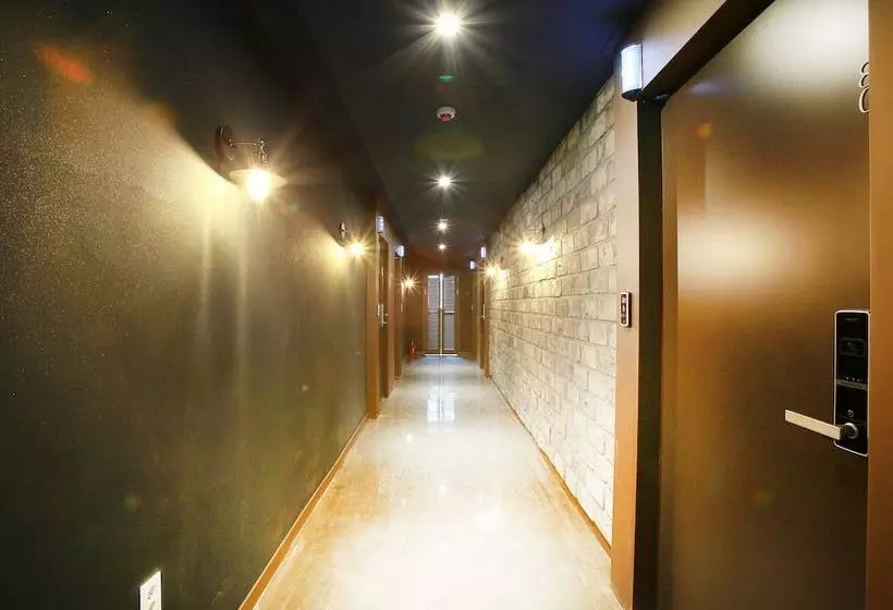 Suwon Hotel Lowa