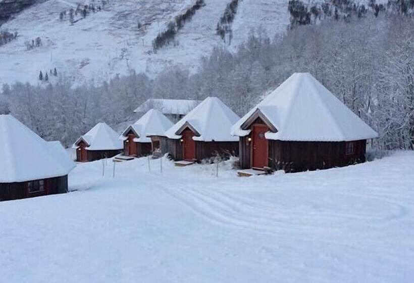 Vestvatn   Arctic Cabins