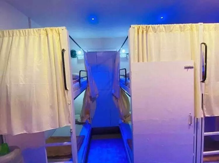 ユースホステル Golden Star Dormitory