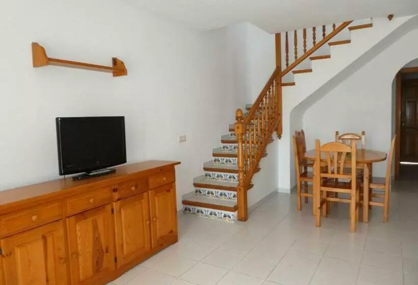 Apartamentos La Cova 3000