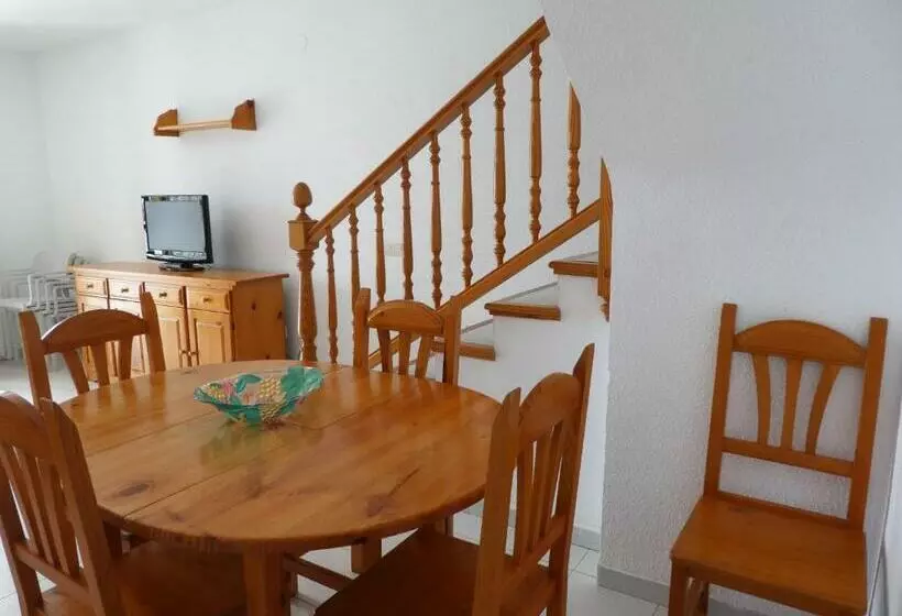 Apartamentos La Cova 3000