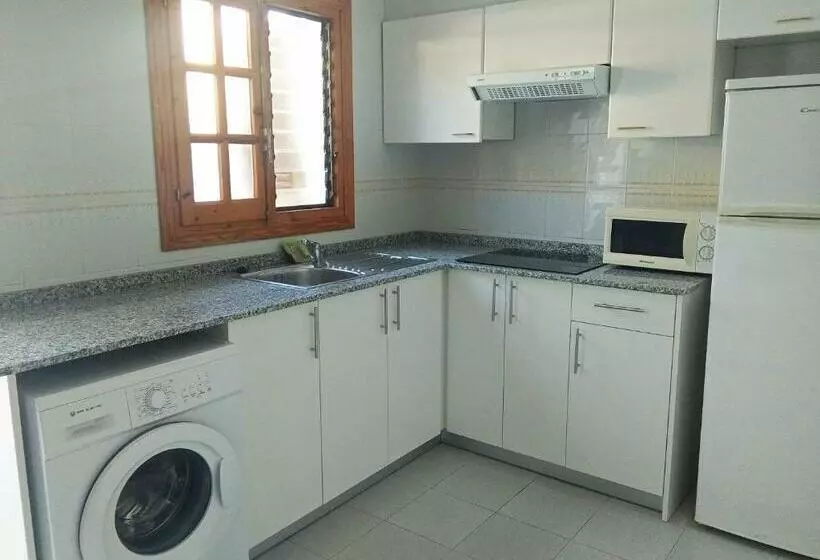 Apartamentos La Cova 3000