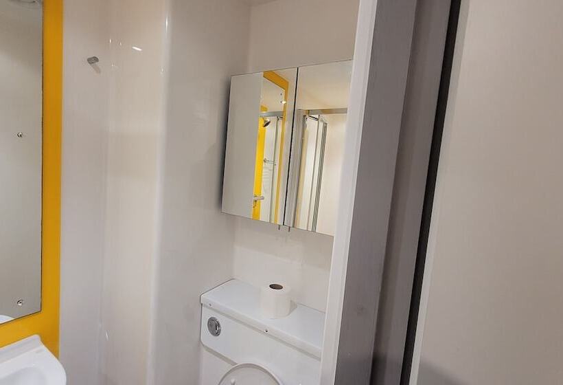 Charming Rooms, Coventry    Hostel