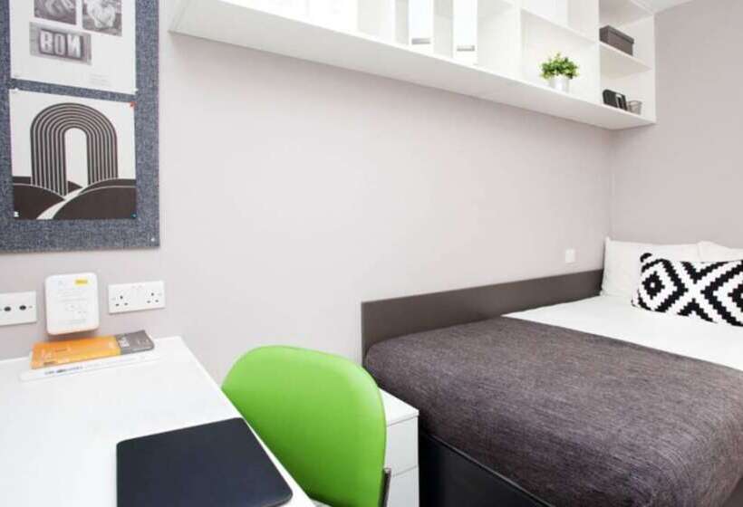 Charming Rooms, Coventry    Hostel