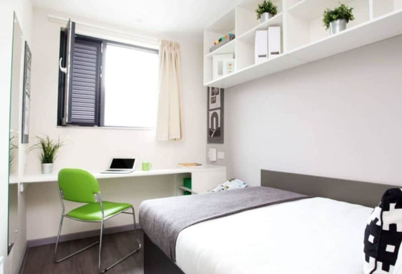 Charming Rooms, Coventry    Hostel