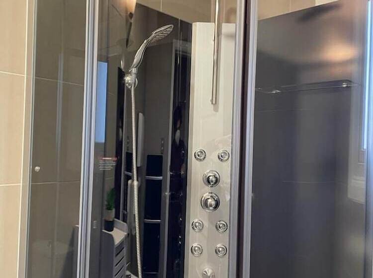 مسافرخانه Tqcaleta Providencia   Barrio Italia