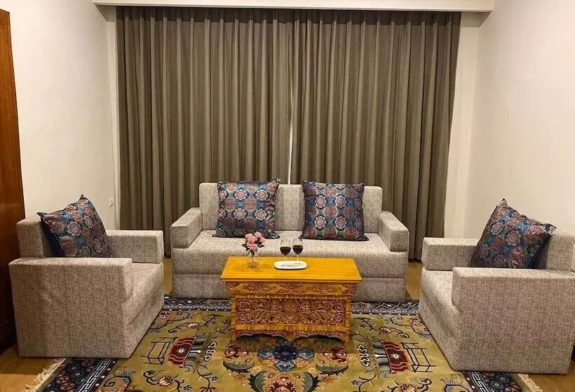 Hotelli Fox Guest House Ladakh By Lexstays