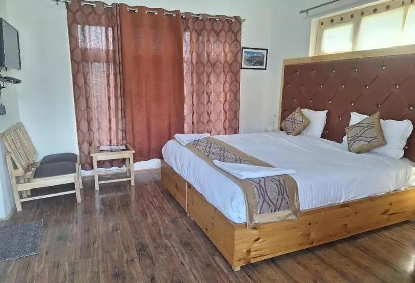 Hotelli Fox Guest House Ladakh By Lexstays