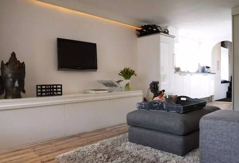 Hotelli Houseboat Prinsheerlijk