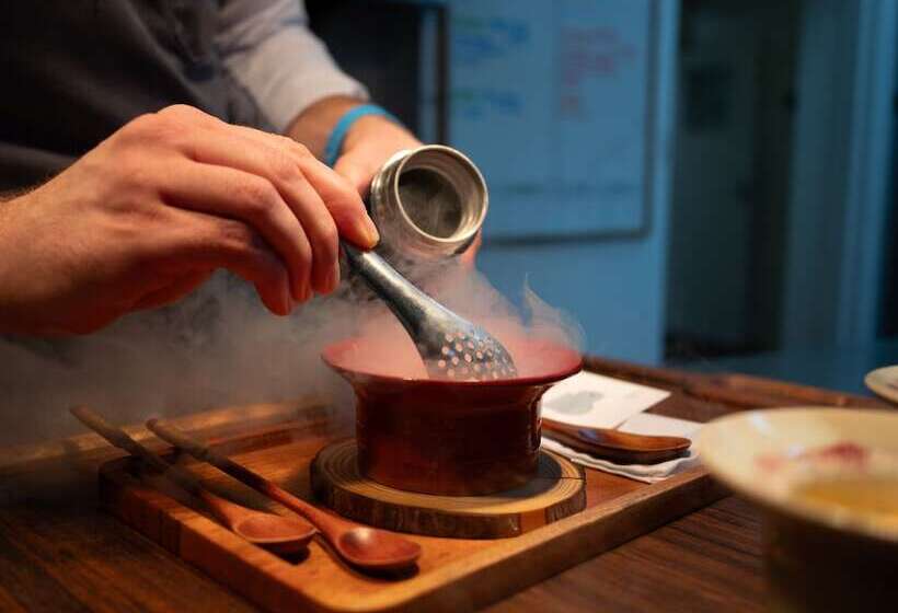 Отель Leonardslee House