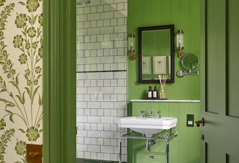 Отель Leonardslee House