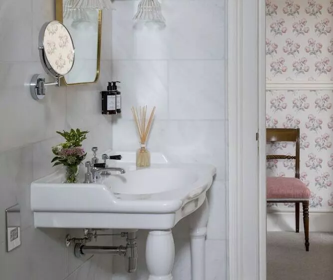 Hotelli Leonardslee House