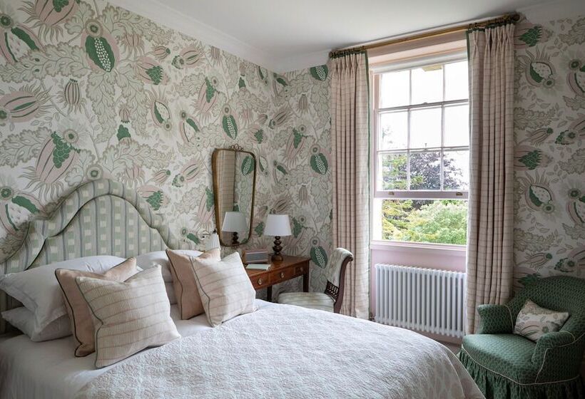 Отель Leonardslee House