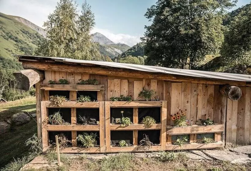 ホテル Les Cèdres  Hôtel  Restaurant  Spa