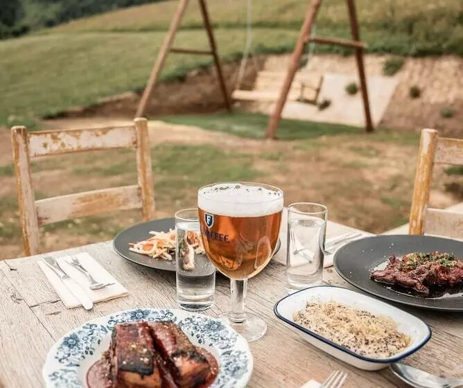 ホテル Les Cèdres  Hôtel  Restaurant  Spa