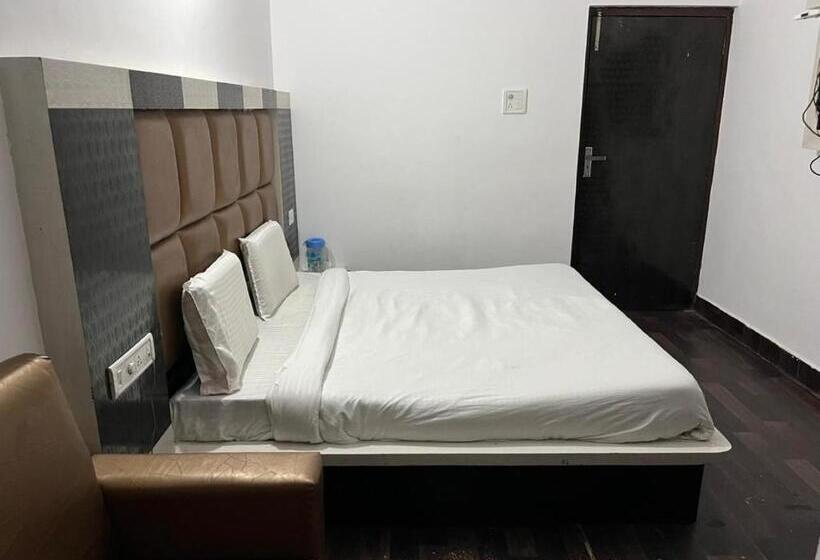 בית מלון כפרי Daya Paradise, Katra