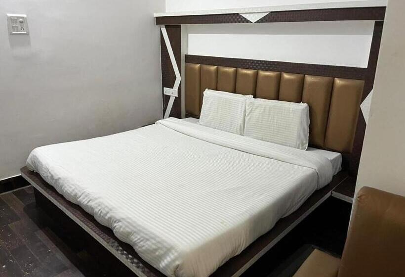 בית מלון כפרי Daya Paradise, Katra