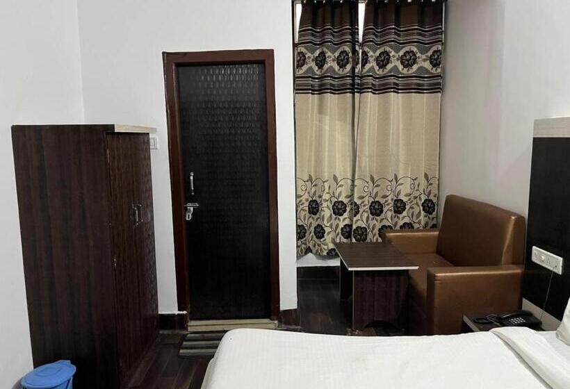 בית מלון כפרי Daya Paradise, Katra